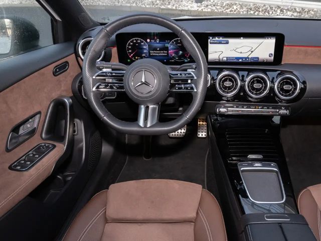 Mercedes-Benz A 200 Limousine Pano SpurW W-Paket S-Sitz LED