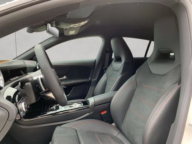 Mercedes-Benz CLA 180 CLA