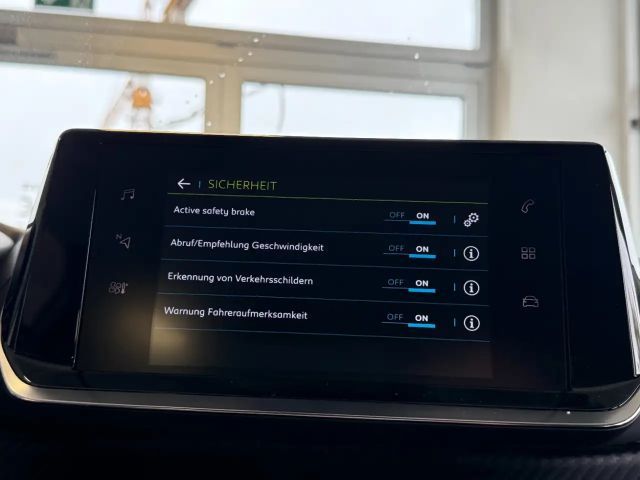 Peugeot E-2008 Active Pack