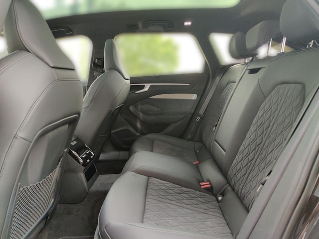 Audi A6 Avant Quattro S-Tronic