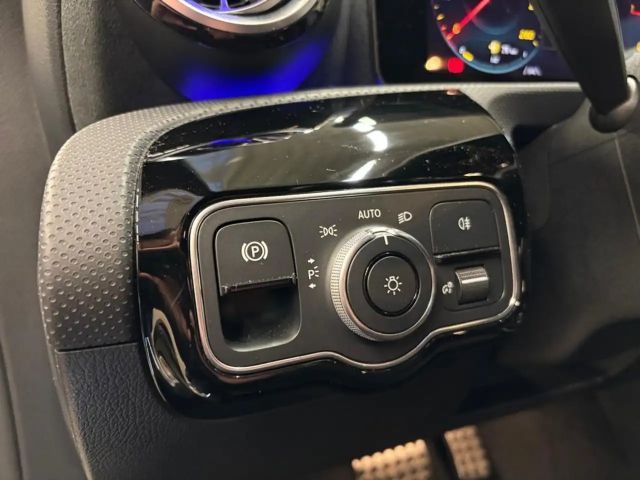 Mercedes-Benz A 200 A 200 d AMG Line