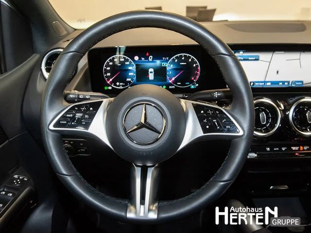 Mercedes-Benz B 200 Progressive Sedan