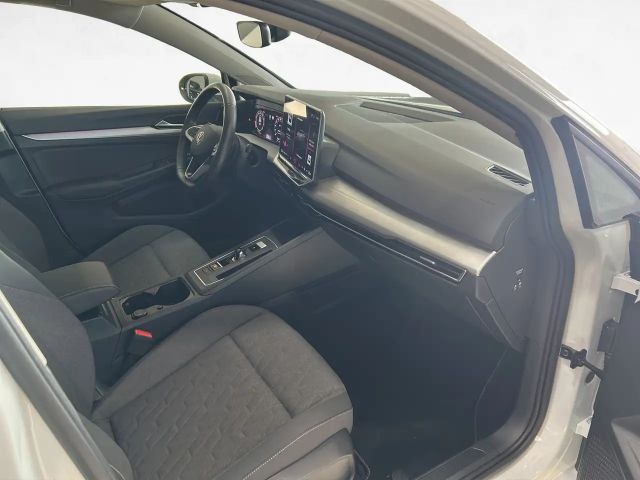 Volkswagen Golf 1.5 eTSI DSG Life Variant