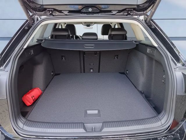 Volkswagen Golf 1.5 eTSI Variant