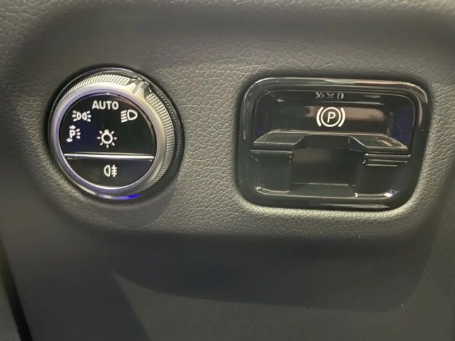 Mercedes-Benz EQE 350 Premium Sedan