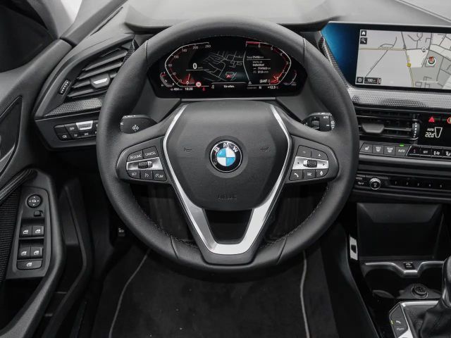 BMW 118 118i Sedan Sport Line