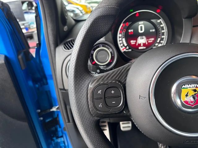 Abarth 695 BEATS NAVI 17"