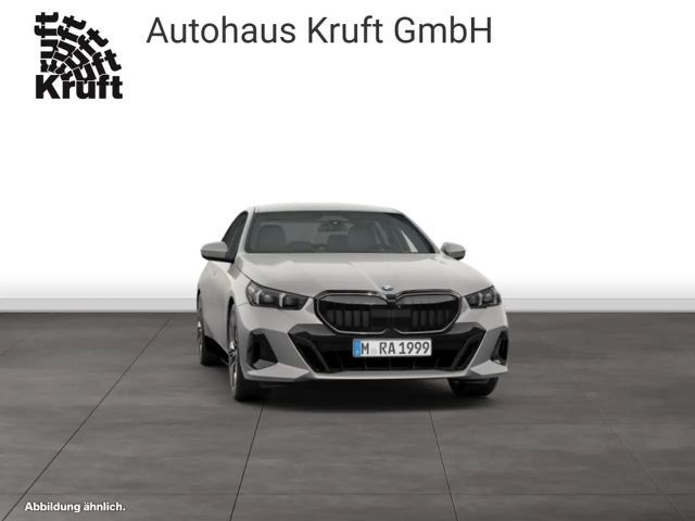 BMW 520 520d M-Sport Sedan xDrive