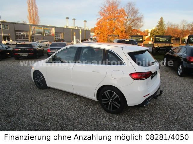 Mercedes-Benz B 180 B 180 d Progressive Sedan