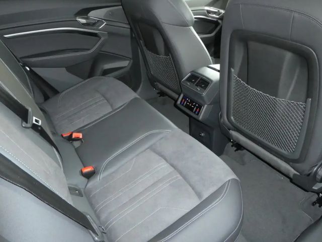 Audi Q8 e-tron 55 Business Quattro