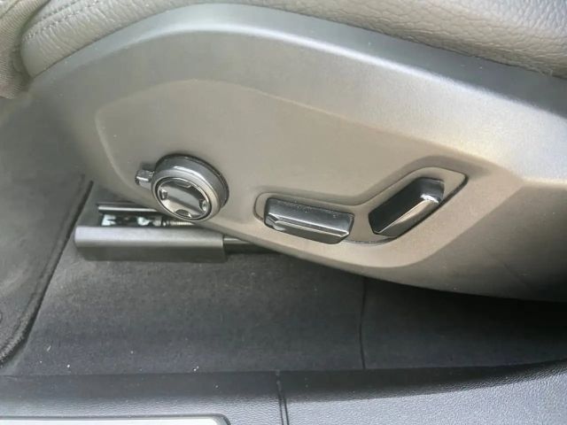 Volvo XC60 AWD Dark Plus T6