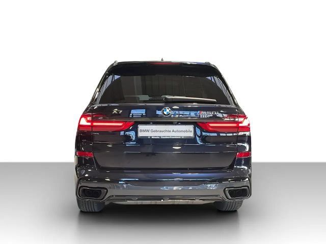 BMW X7 M50i