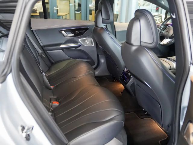 Mercedes-Benz EQE 300 Electric Art Sedan