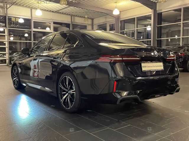 BMW 520 520i M-Sport Sedan