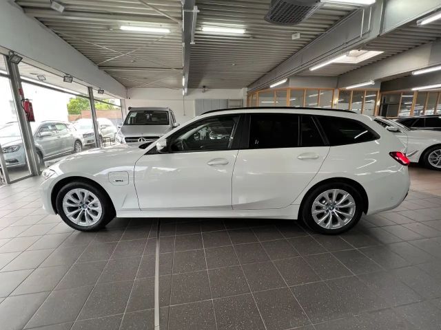 BMW 330 330e Advantage pakket Touring
