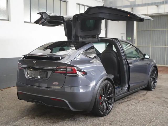 Tesla Model X Plaid