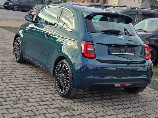 Fiat 500e La Prima