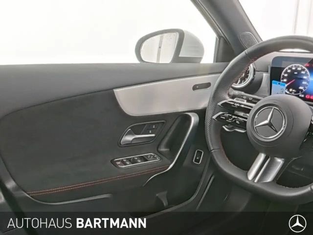 Mercedes-Benz A 250 A 250 e AMG Line