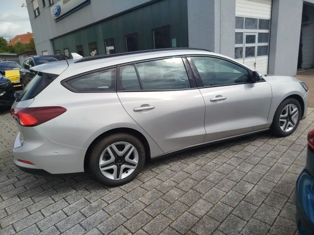 Ford Focus Cool & Connect Wagon