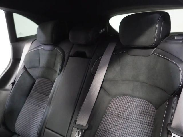 Porsche Taycan 4 Cross Turismo