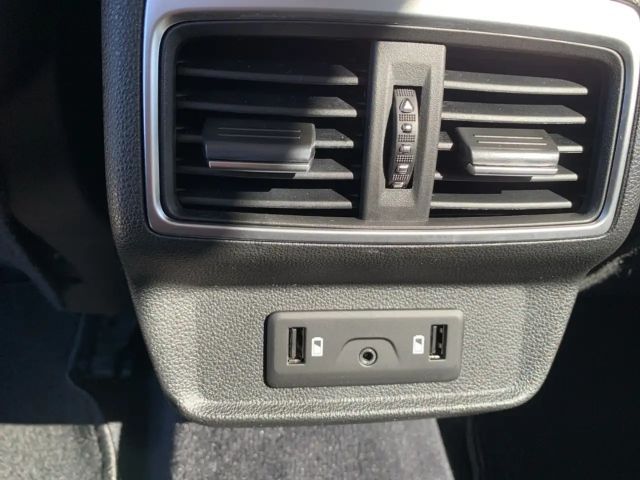 Renault Koleos Blue Initiale Paris