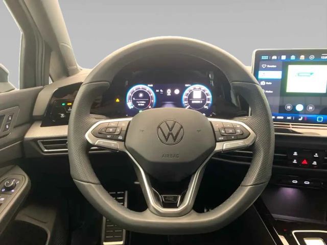 Volkswagen Golf 1.5 eTSI Golf VIII R-Line