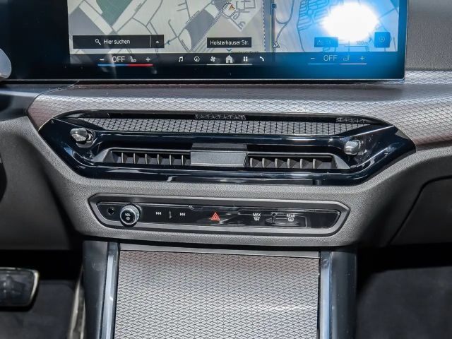 BMW 318 318i M-Sport Sedan