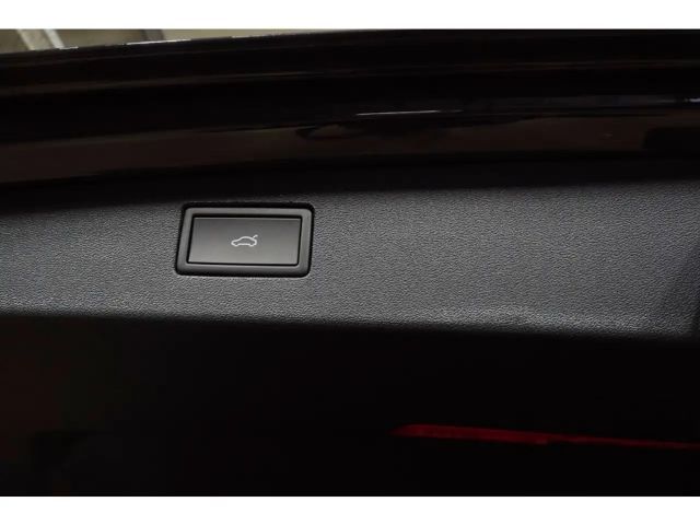 Volkswagen Tiguan R-Line Style