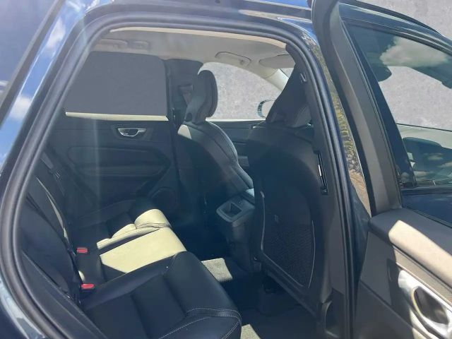 Volvo XC60 AWD Dark Plus