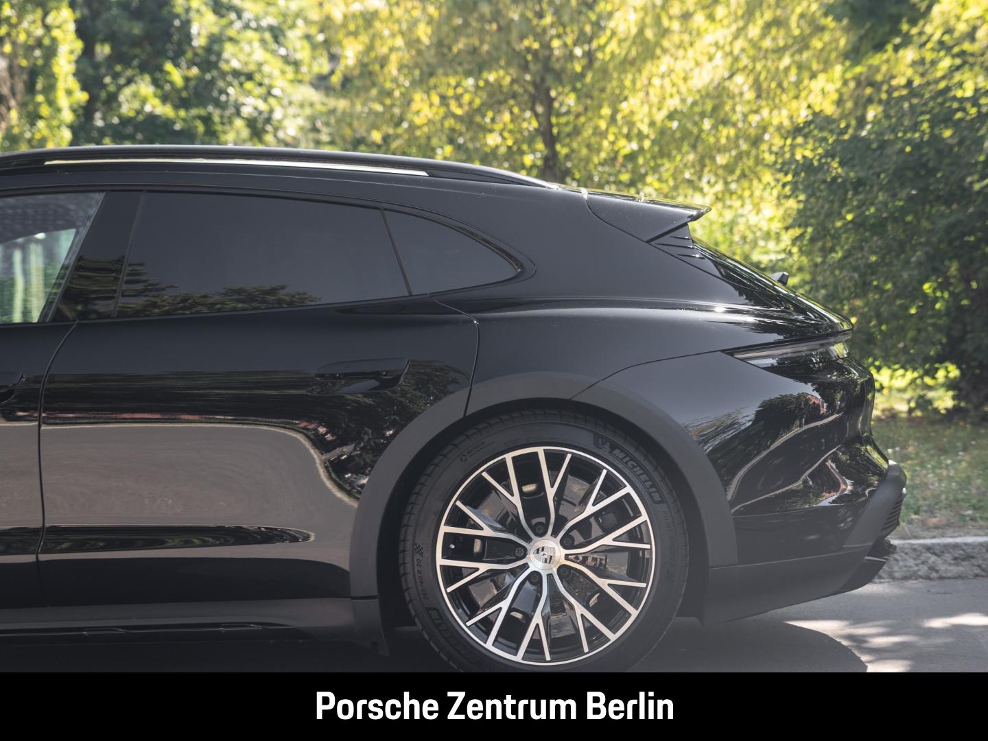 Porsche Taycan 4 Cross Turismo