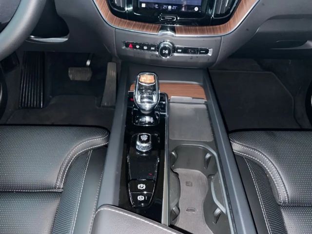 Volvo XC60 Dark Plus