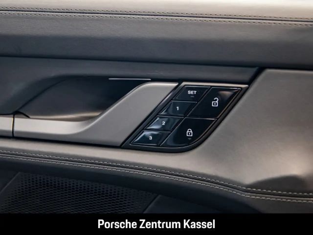 Porsche Taycan Burmester Clubleder HA-Lenkung Nachtsicht