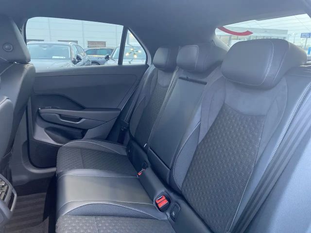 Volkswagen T-Roc 1.5 eTSI DSG R-Line