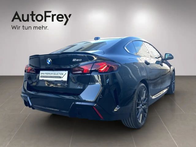BMW 220 220i Coupé