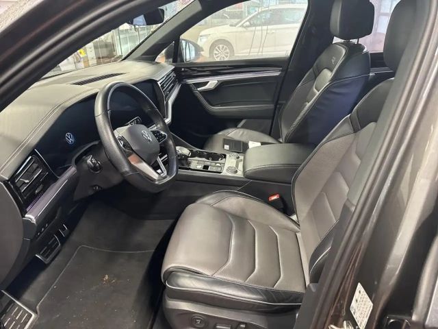 Volkswagen Touareg 4Motion R-Line Style