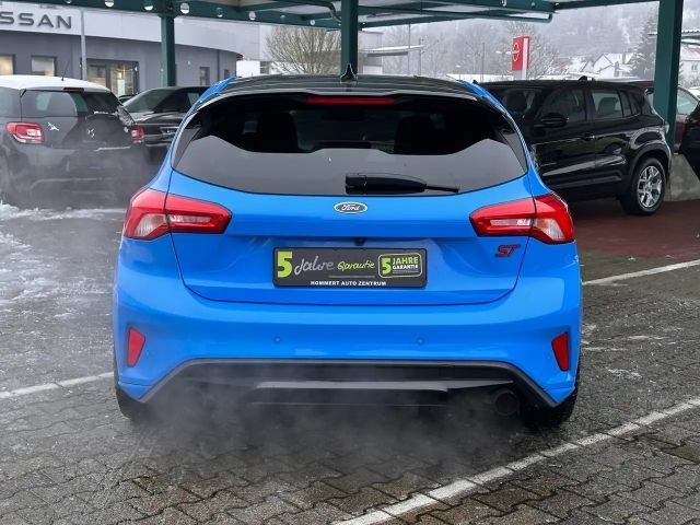 Ford Focus EcoBoost ST Line