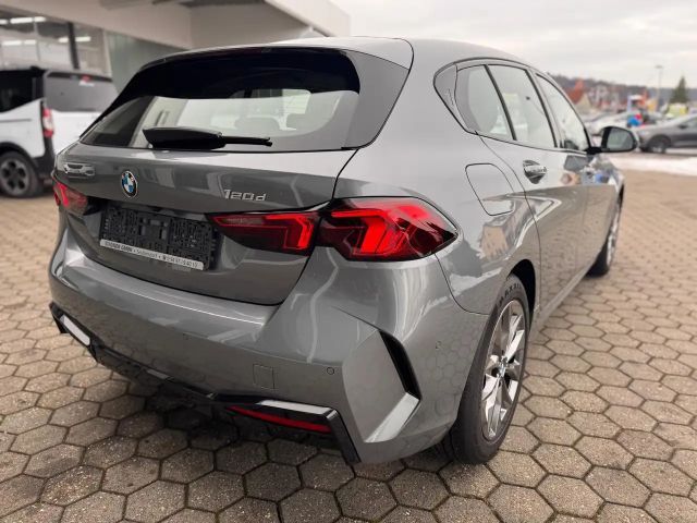 BMW 120 120d Sedan