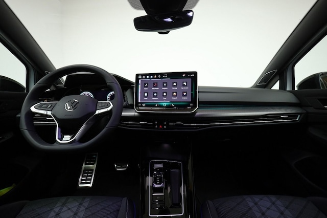 Volkswagen Golf DSG R-Line