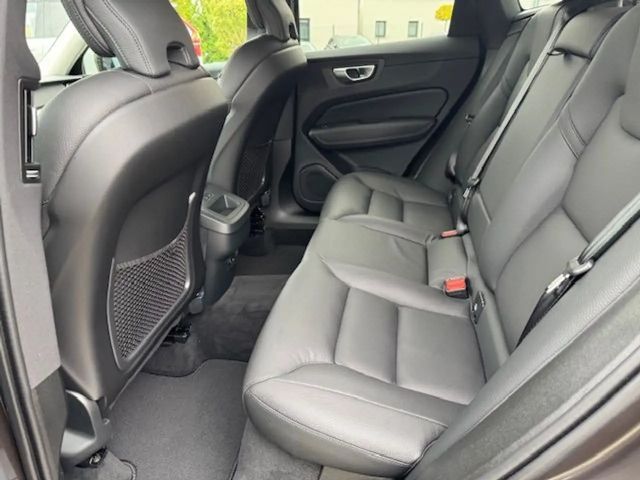 Volvo XC60 AWD Dark Plus