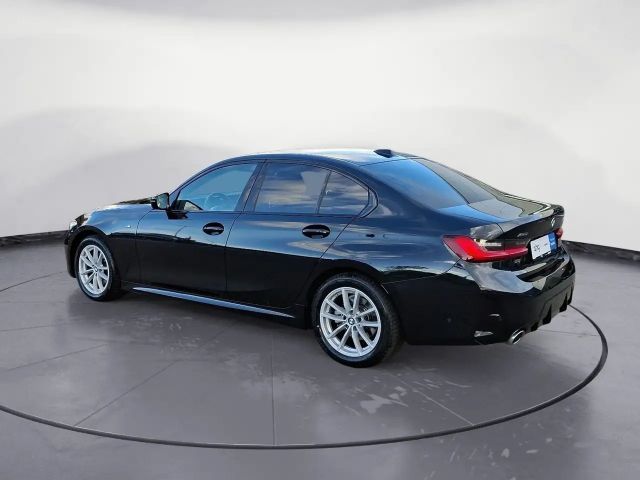 BMW 320 320i M-Sport Sedan xDrive