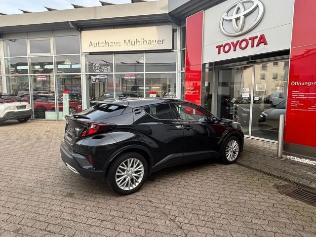 Toyota C-HR Hybride Team D