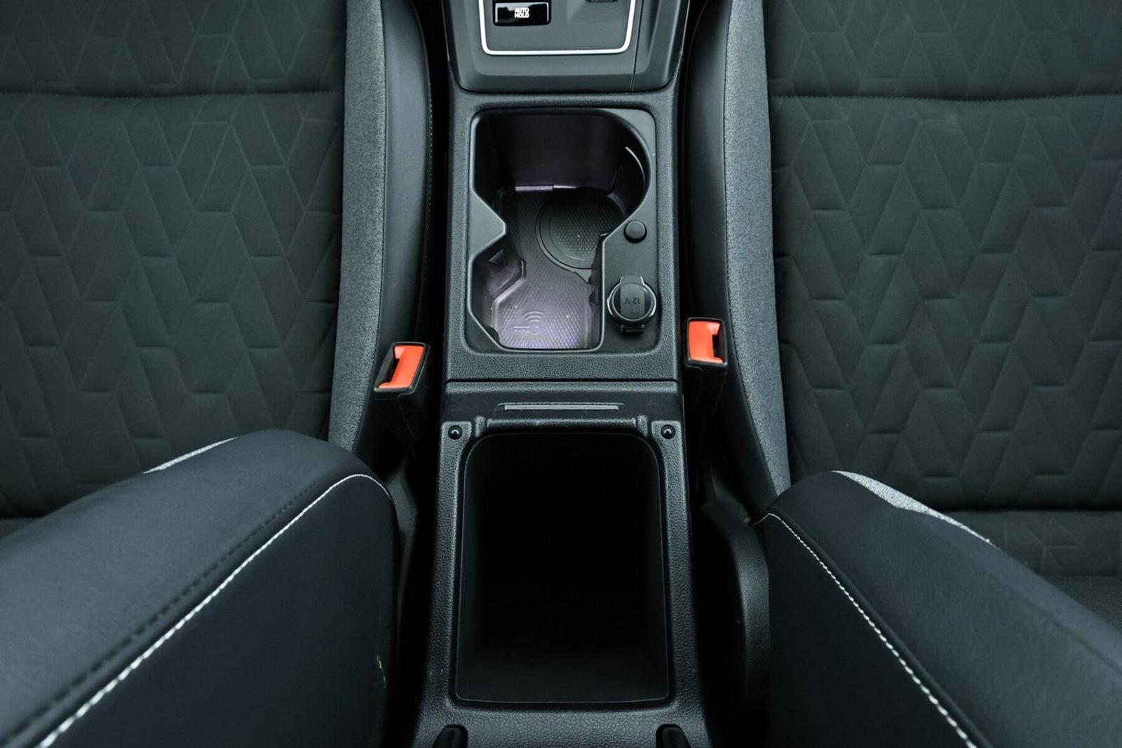 Volkswagen Golf 1.5 eTSI