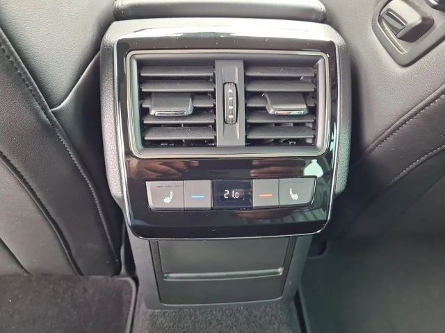 Skoda Superb 2.0 TSI Combi Style Style