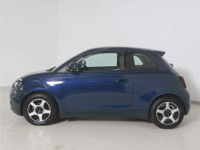 Fiat 500e Action