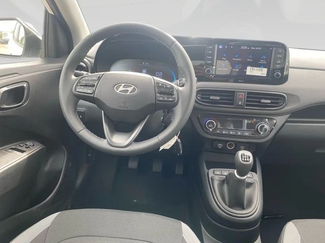 Hyundai i10 GO Plus 1,0 MT a5bu1 Schwarzes Dach