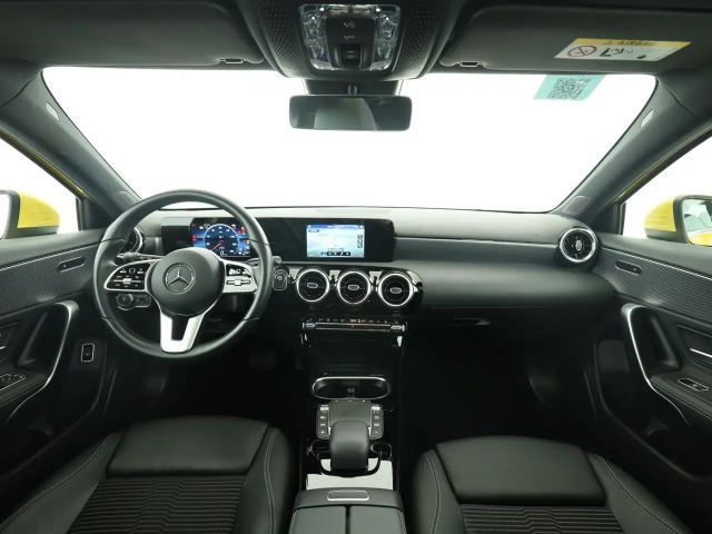 Mercedes-Benz A 250 A 250 e