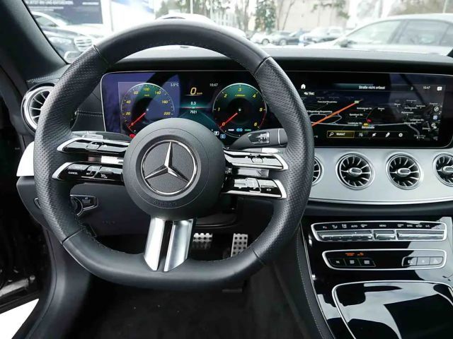 Mercedes-Benz E 300 AMG Line Cabriolet E 300 d