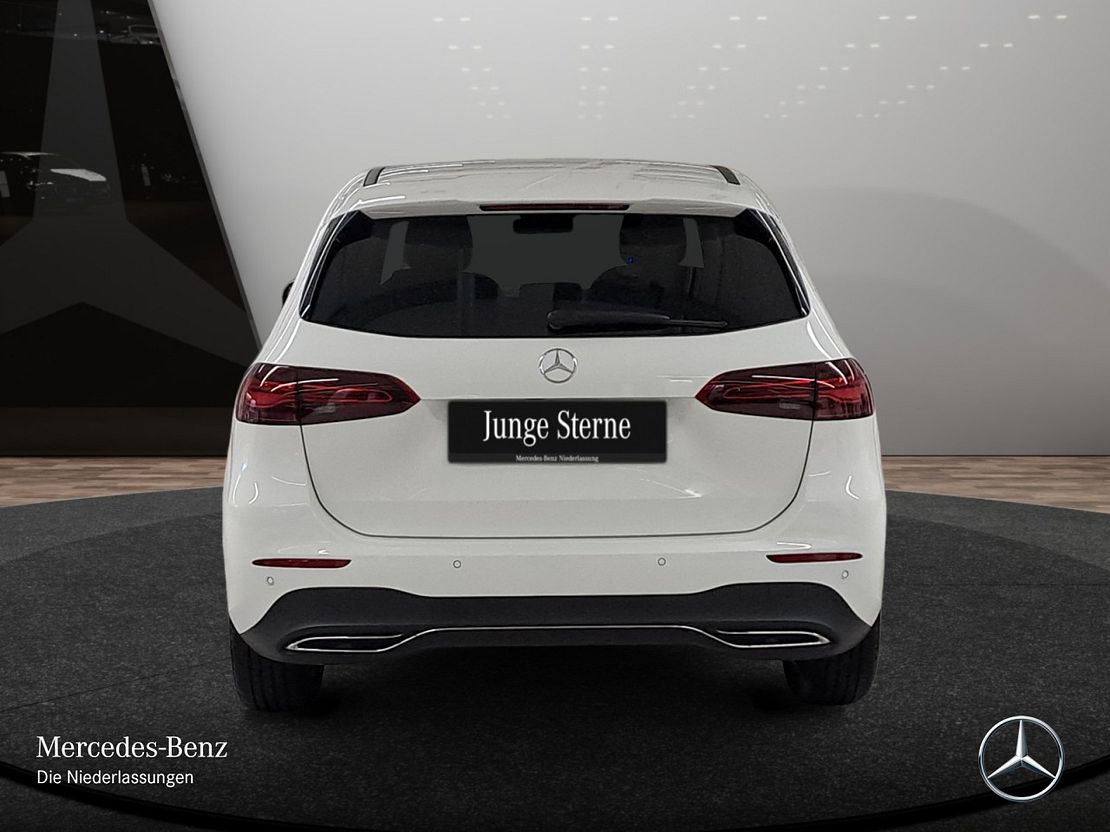 Mercedes-Benz B 200 Sedan