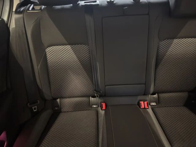 Volkswagen Golf 1.5 TSI Golf VIII IQ.Drive