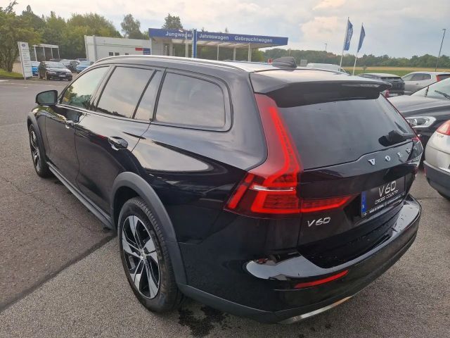 Volvo V60 Cross Country AWD Plus